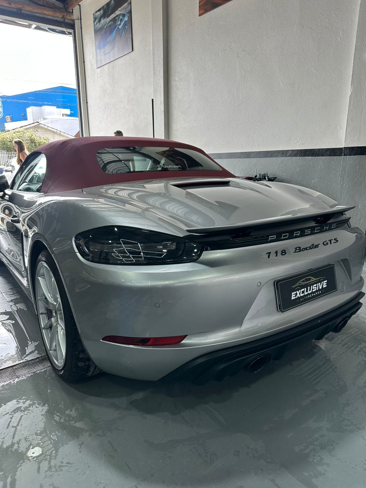 Funilaria e lanternagem em Porsche 718 Boxster GTS, vista traseira, na Exclusive Auto Reparos