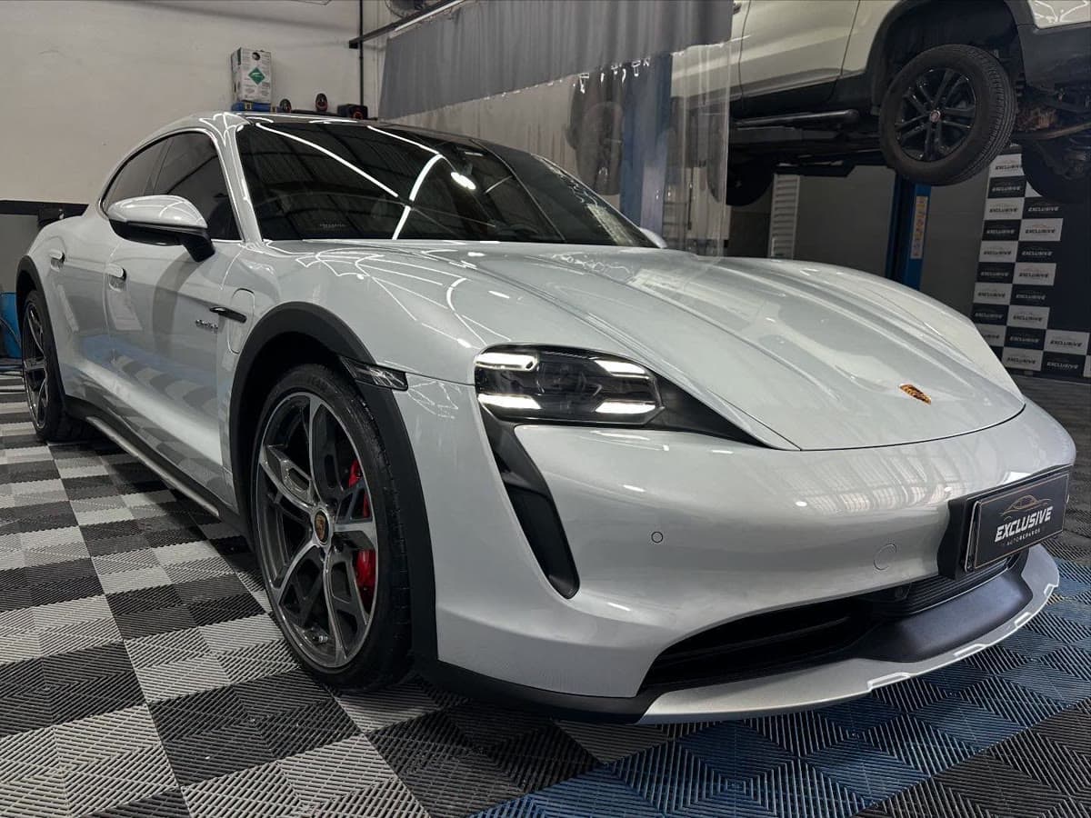 Funilaria e lanternagem em Porsche Taycan na Exclusive Auto Reparos
